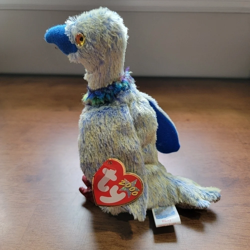NEW Vintage TY Beanie Babies Buzzy the Buzzard Bird Collectible